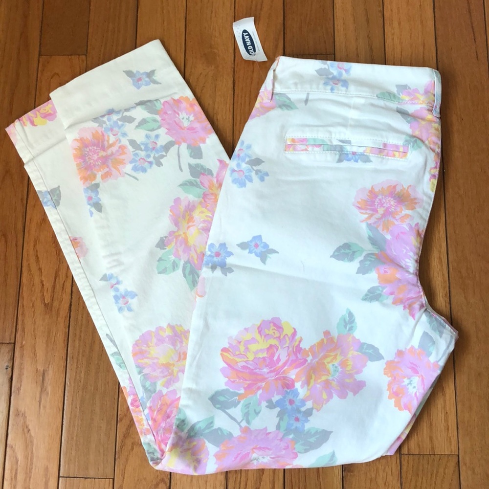Size 2 old navy Pixie crop pants